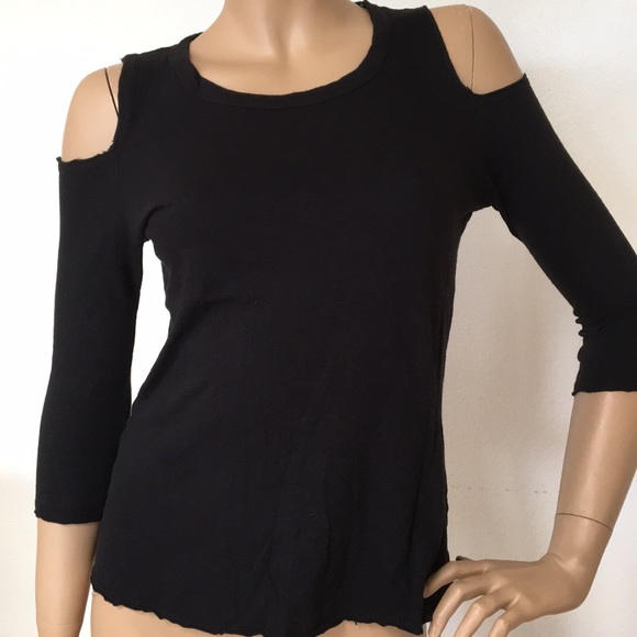 black cold shoulder top size 22